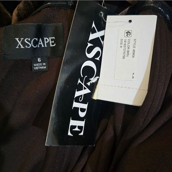 Xscape "Lori" Off The Shoulder Long Ruched Velvet Dress NWT size 6 Brown - Picture 5 of 5